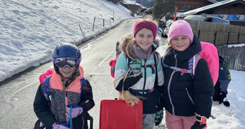 Schulweg mit dem Zipfelbob